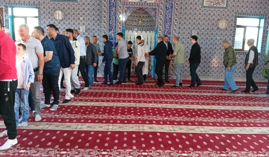 Kaymakam Özderin Vatandaşlarla Bayramlaştı