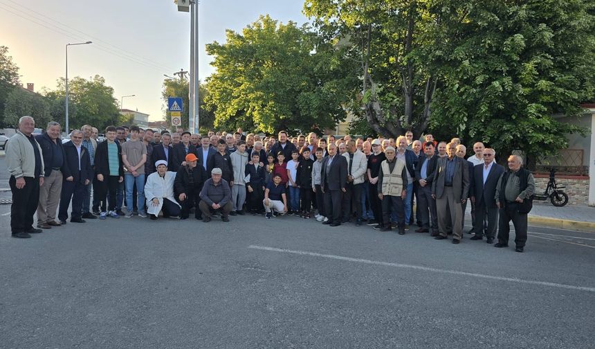 Başkan Talay Bayram Namazını Vatandaşlarla Birlikte Kıldı