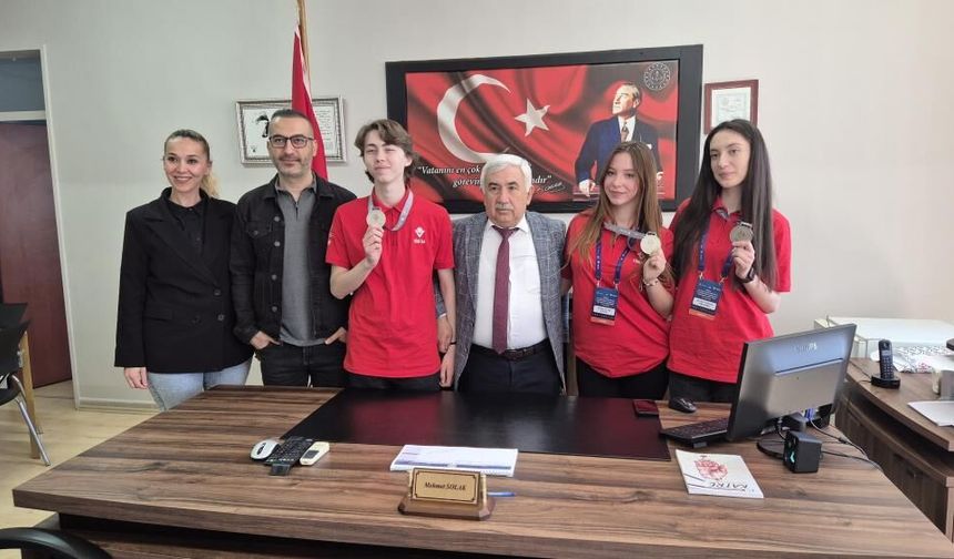Tekirdağlı öğrencilerden büyük başarı: Türkiye ikincisi oldular