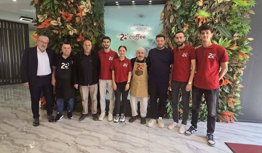 Merih Demiral kafe açtı, şehit ailelerine her şey ücretsiz oldu