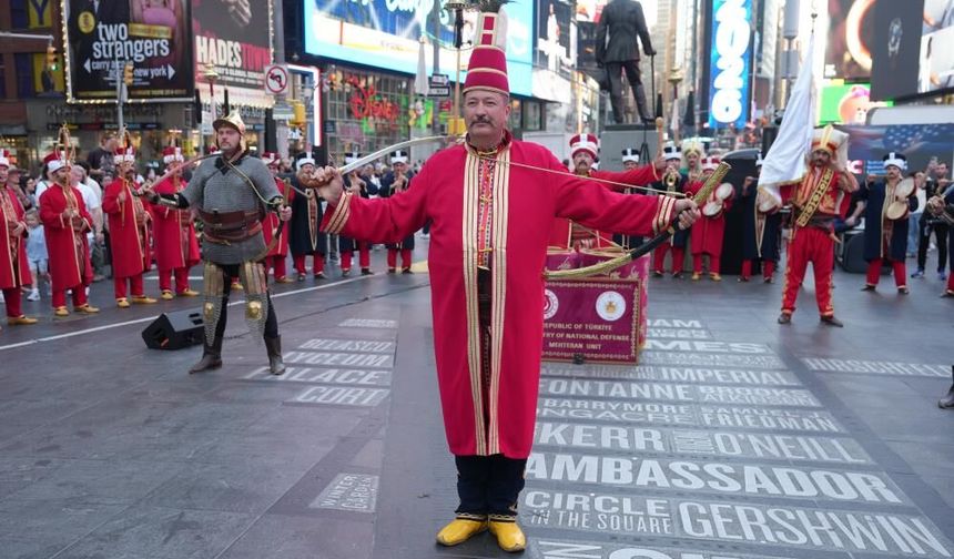 Mehter Takımı New York’un Times Meydanı'nda büyük ilgi gördü