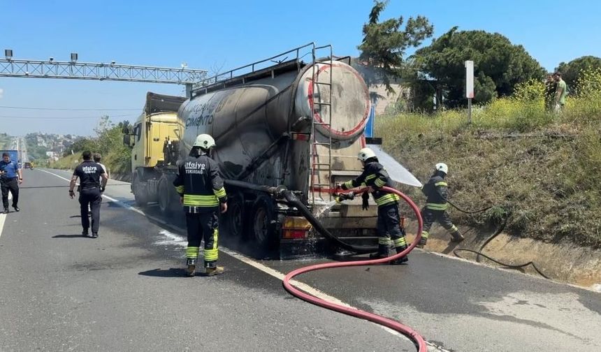 Seyir halindeki beton yüklü kamyon alevlere teslim oldu