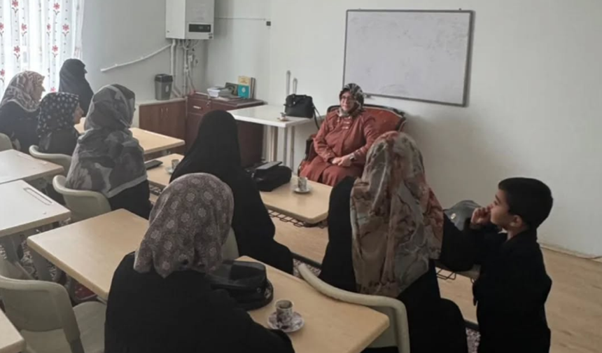 Lüleburgaz’da “Dijital Dünyada Çocuk ve Aile” Semineri