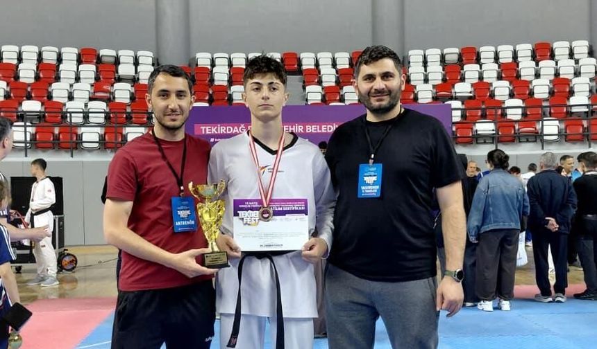 Yiğit Kerem Elmas, TEK FEST’te Şampiyon Oldu