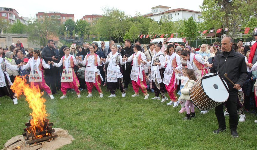 Kırklareli’nde Hıdırellez Coşkusu Millet Bahçesi’nde Yaşandı