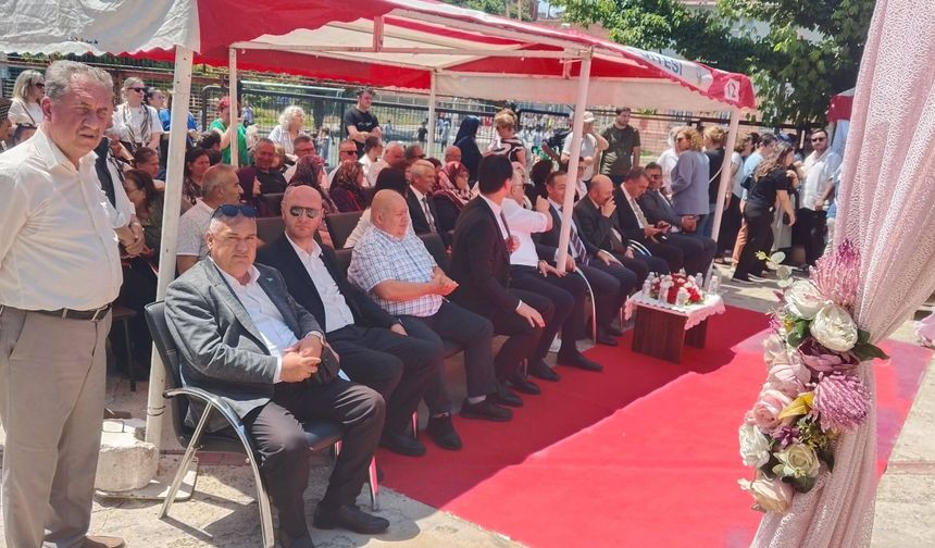 İYİ Parti Heyeti Yıl Sonu Kermesine Katıldı