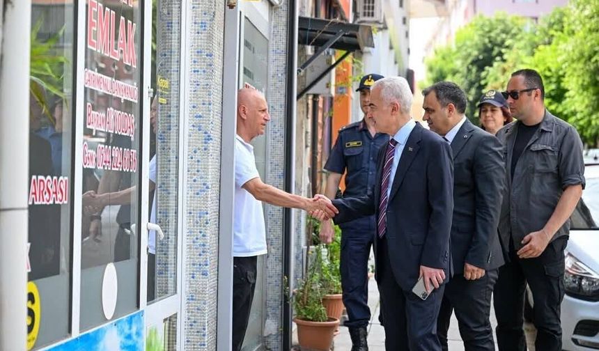 Vali Turan Vize’de Esnaf ve Vatandaşlarla Buluştu