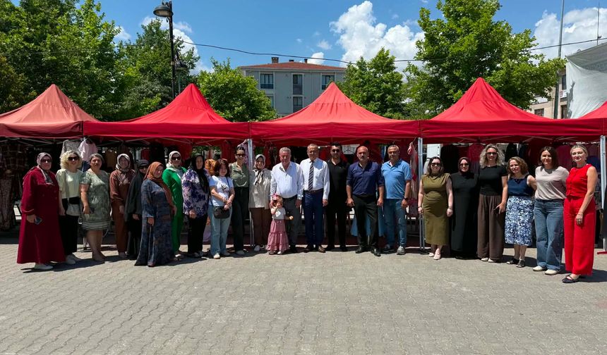 Evrensekiz’de El Sanatları Sergisi Açıldı