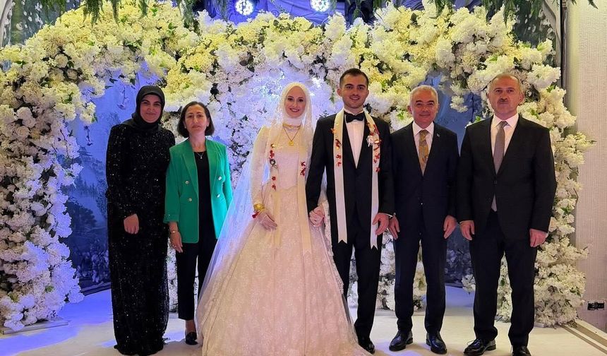 Vali Turan Genç Çiftin Nikâh Şahidi Oldu