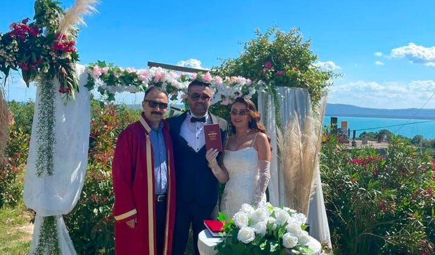 Başkan Erdem Genç Çiftin Nikâhını Kıydı