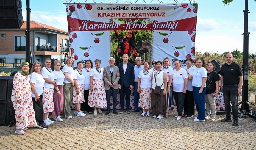 Karahıdır Kiraz Şenliği Yoğun Katılımla Gerçekleştirildi