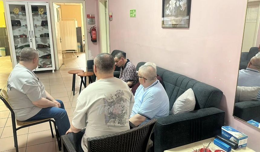 Anne ve Çocukları Duygusal Buluşmada Bir Araya Geldi