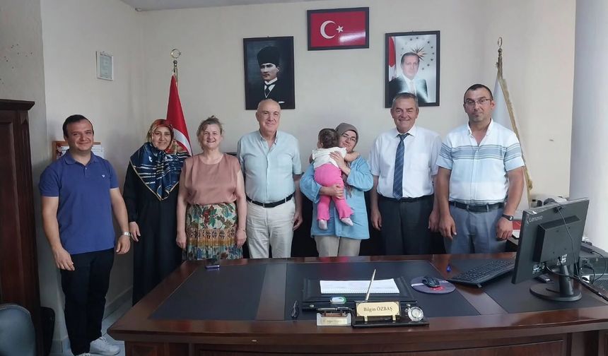 Bir Çocuk Daha Koruyucu Ailesine Kavuştu