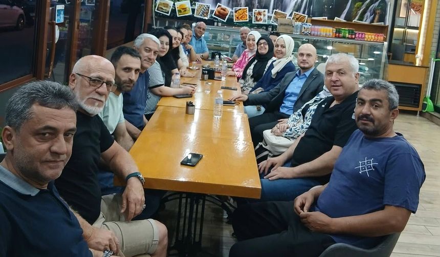 AK Parti Hürriyet Mahallesi Yönetimi Toplandı