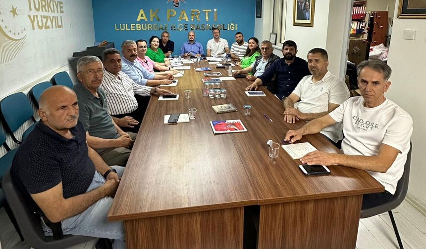 AK Parti Lüleburgaz Teşkilatı Haftalık Toplantısını Yaptı