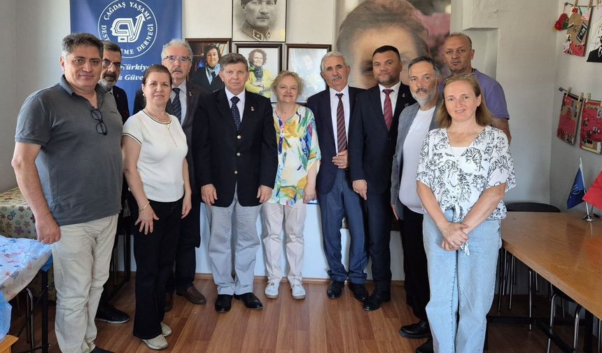 ÇYDD Kırklareli Şubesi Zafer Partisi Heyetini Ağırladı