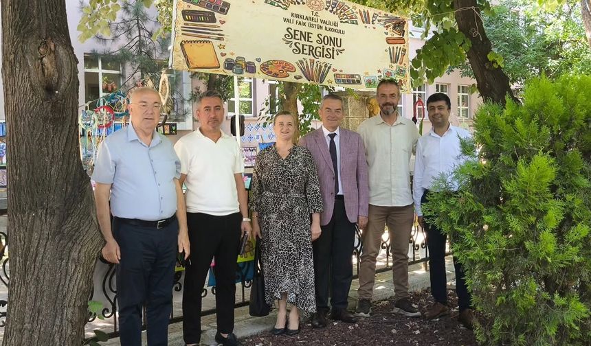 Öğrencilerin Eserleri Yıl Sonu Sergisinde Beğeni Topladı