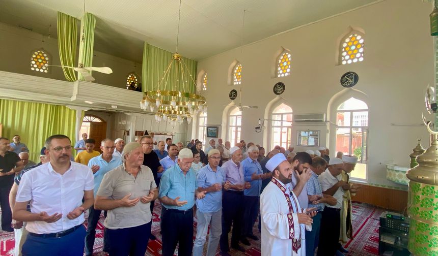Kaymakam Özderin Yağmur ve Şükür Duasına Katıldı