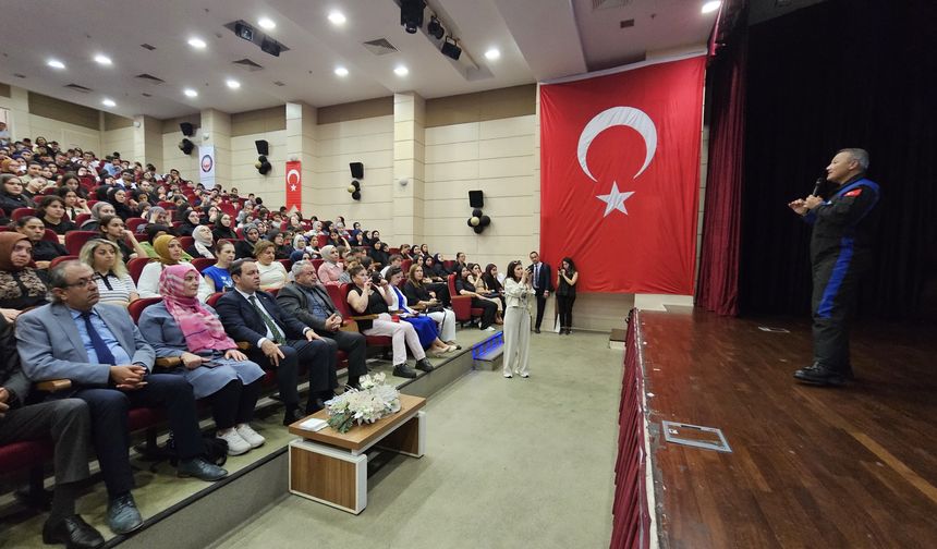 Gezeravcı açıkladı, Türkiye 2027'de Ay'a iniş hamlesine hazırlanıyor