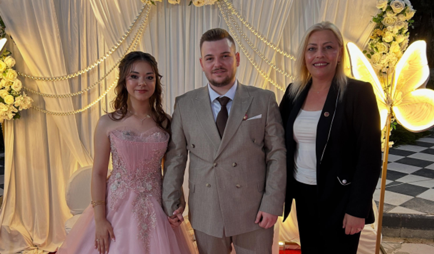 Başkan Çevikbaş Genç Çiftin Nişan Sevincine Ortak Oldu