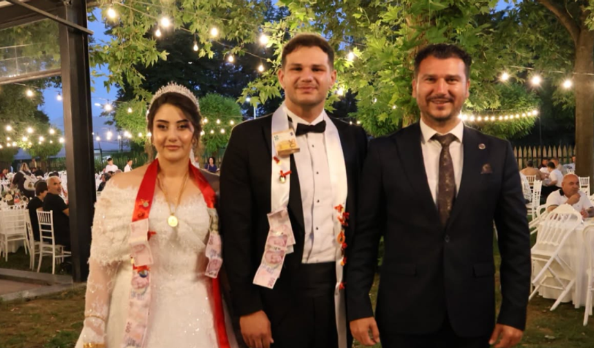 Başkan Yayla Genç Çiftin Düğün Sevincine Ortak Oldu