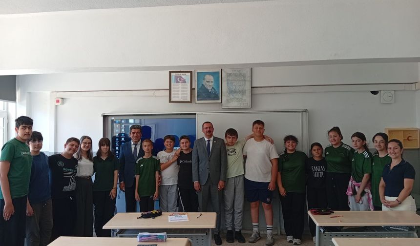 Kaymakam Özderin’den LGS Öncesi Öğrencilere Moral Ziyareti