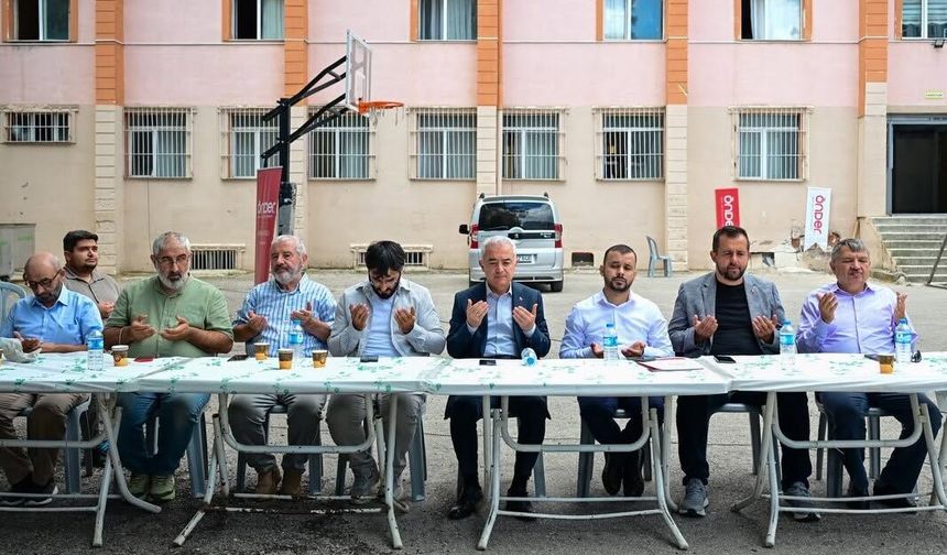 Vali Turan, İmam Hatip Mezunları Buluşmasına Katıldı