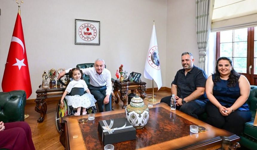 Vali Turan, Minik İdil Ayşe’yi Ağırladı