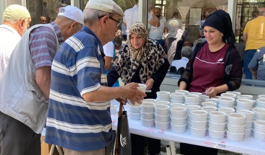 Lüleburgaz'da Muharrem Ayında Aşure İkramı