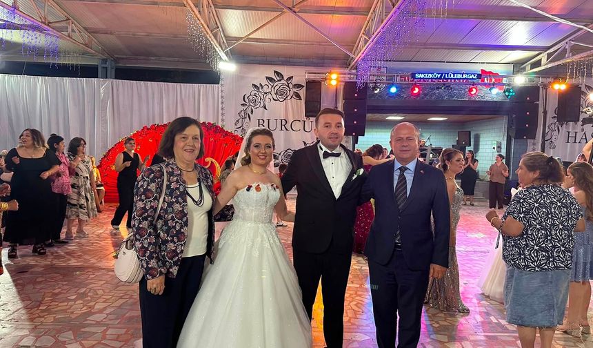 Başkan Çamlıca Burcu ve Hasan’ın Düğün Merasimine Katıldı