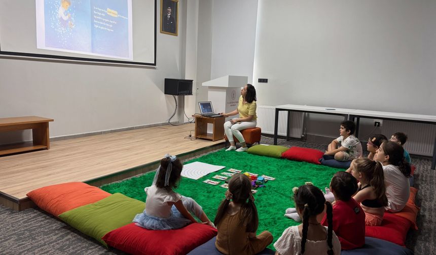 Kütüphanede Duygu Atölyesi Düzenlendi