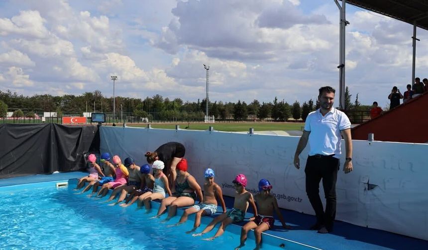 Babaeski'de Gençlik ve Spor Merkezi Yüzme Havuzu Açıldı