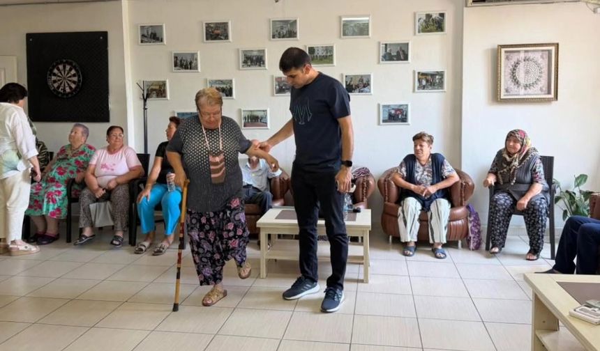 Huzurevi Sakinlerine Kas Gücü ve Denge Testi
