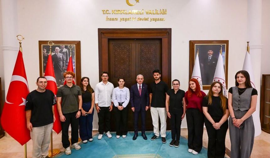 Vali Turan Stajyer Öğrencileri Kabul Etti