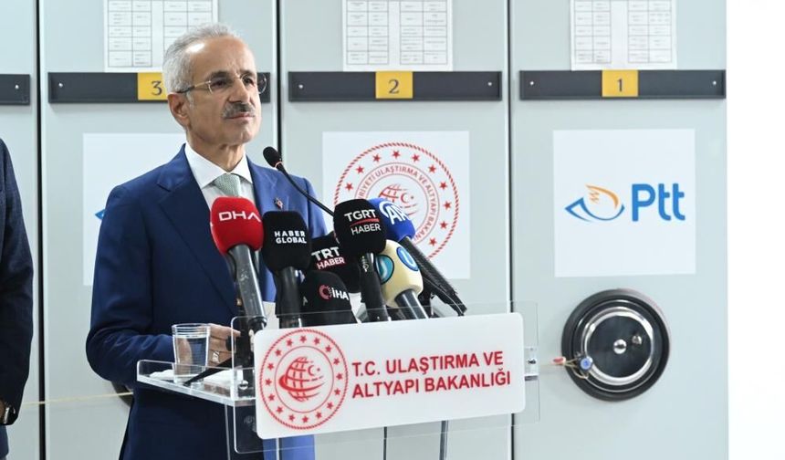 Bakan Uraloğlu: "NATO Zirvesi anısına hazırlanan anma pulu ve ilkgün zarfını tedavüle sunduk"