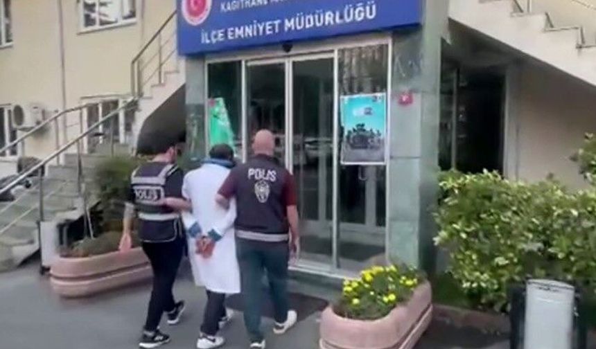 Kağıthane'de Türk bayrağını yere attı: 11 suç kaydı bulunan şüpheli yakalandı