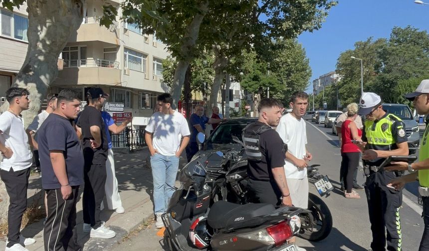 Tekirdağ'da kontrolsüz dönüş kazayla sonuçlandı: O anlar araç kamerasına yansıdı