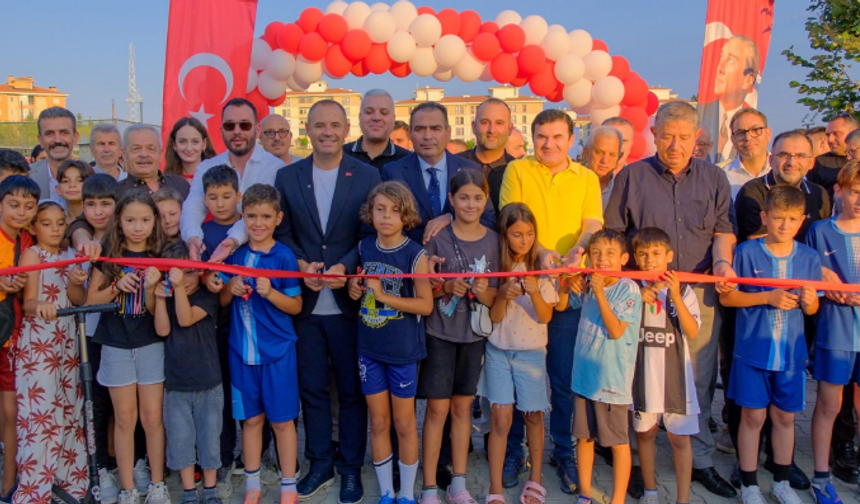 Atatürk Mahallesi Spor ve Yaşam Parkı Hizmete Açıldı