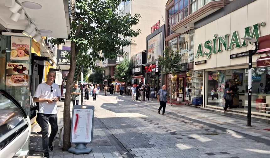 Caddeler Yaz Kalabalığı Yaşıyor