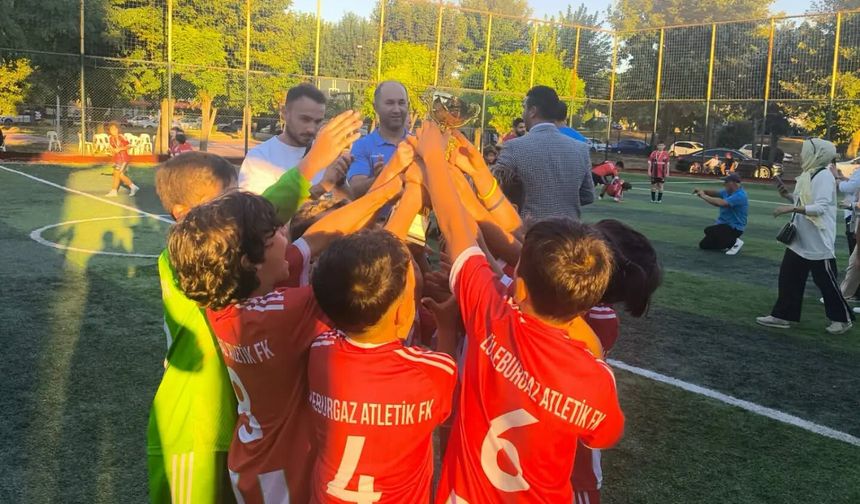 Lüleburgaz Atletik U-10 Takımı Şampiyon Oldu