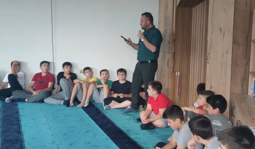 Hafızlık Kur'an Kursu Öğrencilerine Farkındalık Semineri