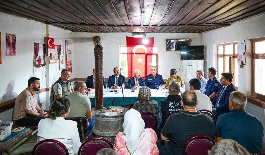 Vali Turan Sarpdere Köyü'nde Vatandaşlarla Buluştu