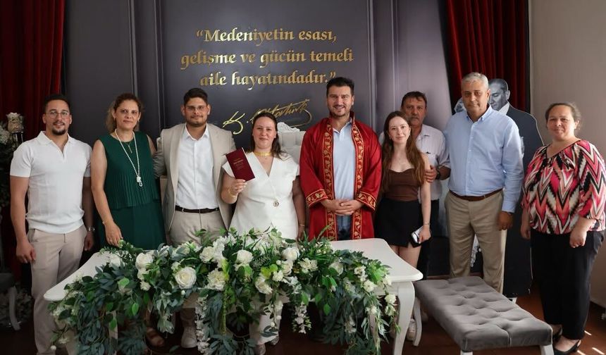 Başkan Yayla Ece ve Mert Çiftinin Nikâhını Kıydı