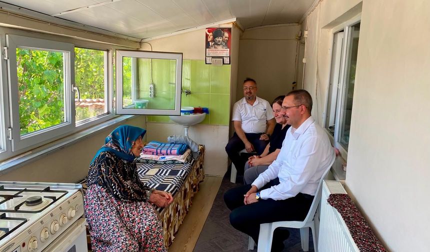 Kaymakam Özderin’den Kaynarca’da Hane Ziyaretleri