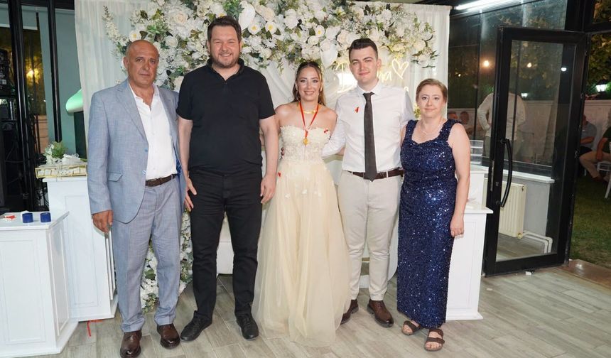 Başkan Talay, Damla ve Orçun’un Nişanına Katıldı