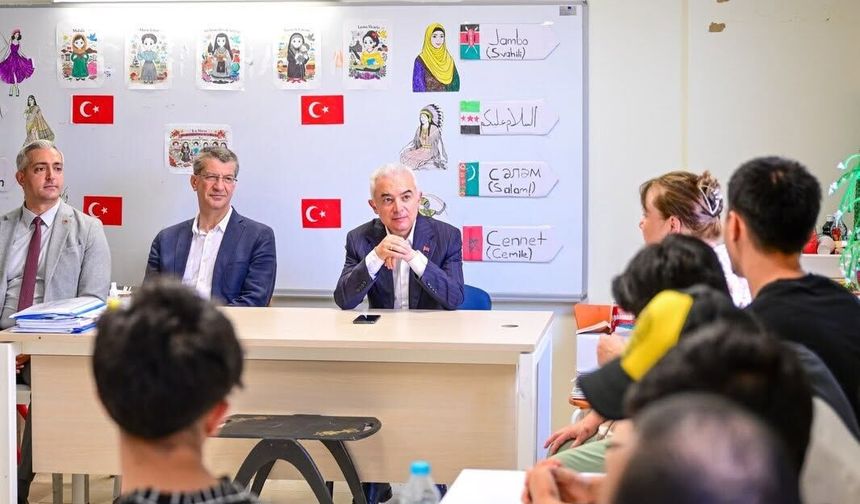 Vali Turan, Geri Gönderme Merkezi’ni İnceledi