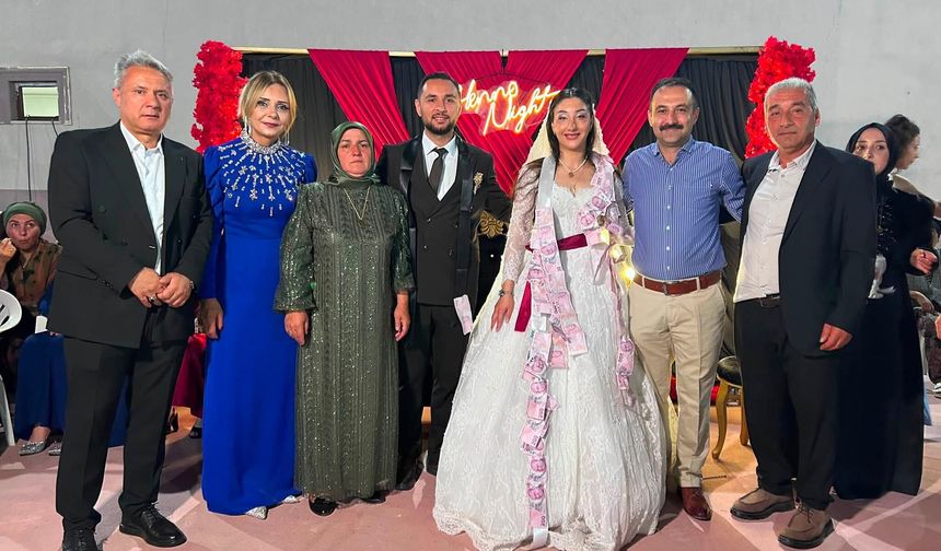 Başkan Erdem, Tuğba ve Burak’ın Düğününe Katıldı