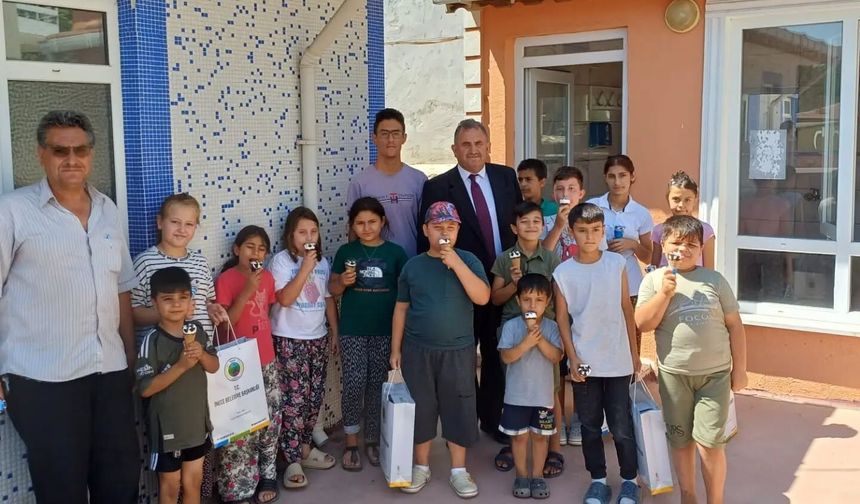 İnece’de Çocuklara Dondurma ve Ayakkabı Desteği