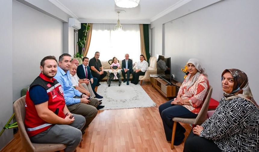 Vali Turan, Minik İdil Ayşe’yi Ziyaret Etti