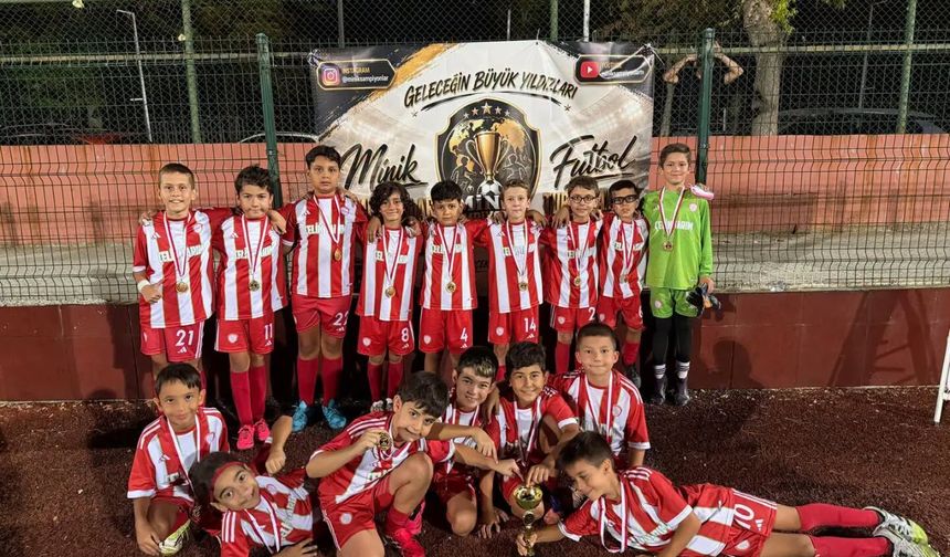 Lüleburgaz Atletik U-10 Takımı Turnuvayı Üçüncü Tamamladı